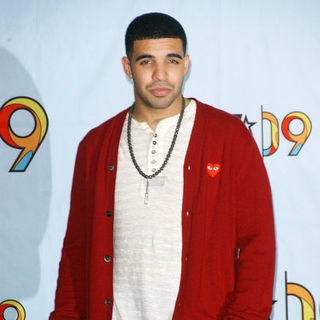 Drake in 2009 BET Awards - Press Room