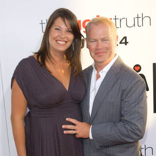 Neal McDonough, Ruve Robertson in "The Ugly Truth" Los Angeles Premiere - Arrivals