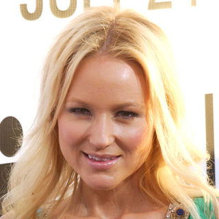 Jewel Kilcher in "The Ugly Truth" Los Angeles Premiere - Arrivals