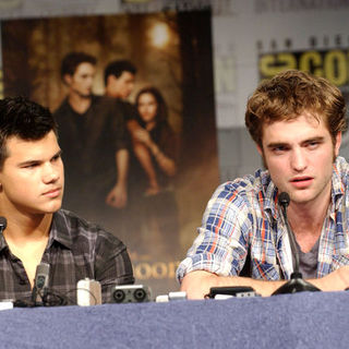 Robert Pattinson, Taylor Lautner in 2009 Comic Con International - Day 1