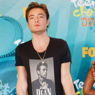 Ed Westwick in 2009 Teen Choice Awards - Press Room