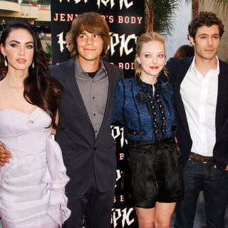 Megan Fox, Johnny Simmons, Amanda Seyfried, Adam Brody in "Jennifer's Body" Fan Event - Arrivals