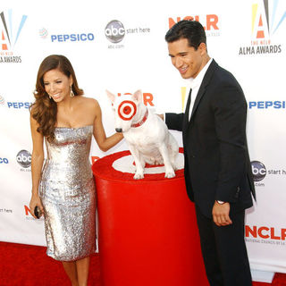 Eva Longoria, Mario Lopez in 2009 NCLR ALMA Awards - Arrivals
