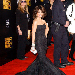 Paula Abdul in 2009 American Music Awards - Arrivals