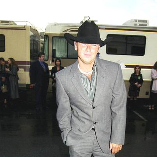Kenny Chesney in 28th Annual American Music Awards