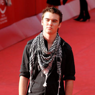 Cameron Bright in 4th Annual Rome International Film Festival - "The Twilight Saga's New Moon" Premiere - Arrivals
