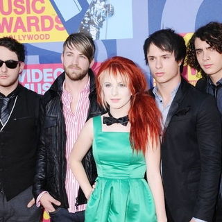 Paramore in 2008 MTV Video Music Awards - Arrivals