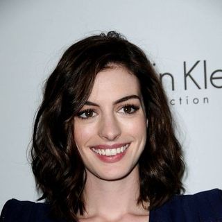 Anne Hathaway in ELLE Magazine's 15th Annual Women in Hollywood Tribute - Arrivals