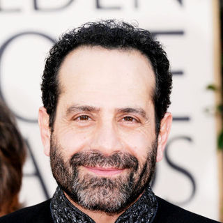 Tony Shalhoub in 66th Annual Golden Globes - Arrivals
