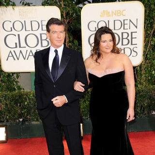 Pierce Brosnan, Keely Shay-Smith in 66th Annual Golden Globes - Arrivals