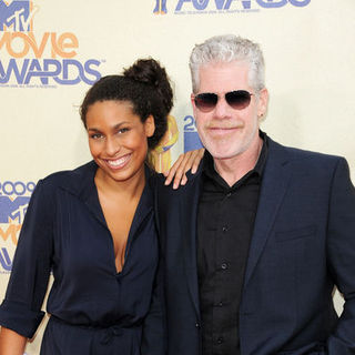 Ron Perlman, Blake Perlman in 18th Annual MTV Movie Awards - Arrivals