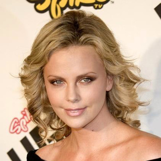 Charlize Theron in 2005 Spike TV Video Game Awards - Arrivals