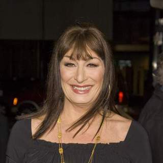 Anjelica Huston in The Darjeeling Limited - Beverly Hills Movie Premiere - Arrivals