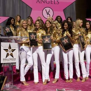 Heidi Klum, Karolina Kurkova, Alessandra Ambrosio, Adriana Lima in Victoria's Secret Angles Receive Award of Excellence from Honorary Mayor of Hollywood