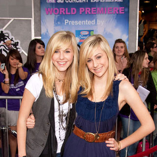 Savvy & Mandy in "Jonas Brothers: The 3D Concert Experience" World Premiere - Arrivals