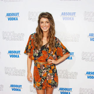 Shenae Grimes in "500 Days of Summer" Los Angeles Premiere - Arrivals