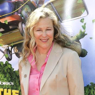Catherine O'Hara in Over The Hedge Los Angeles Premiere
