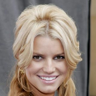 Jessica Simpson Launches Blockbuster Total Access