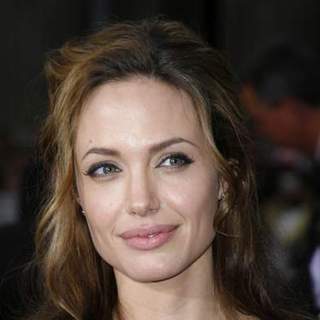 Angelina Jolie in Ocean's 13 Los Angeles Premiere
