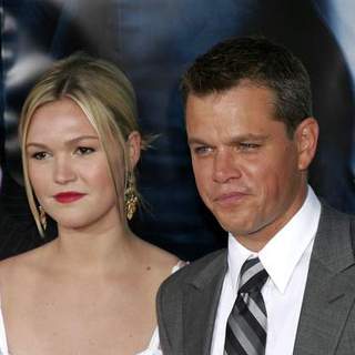 Matt Damon, Julia Stiles in The Bourne Ultimatum Los Angeles Premiere