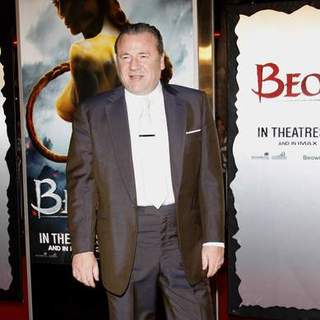 Ray Winstone in "Beowulf" Los Angeles Premiere - Arrivals