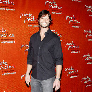 Jason Behr in "Private Practice" Season One DVD Launch - Arrivals
