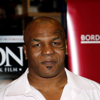Mike Tyson in Mike Tyson meets fans and promotes the DVD "Tyson"