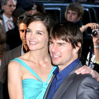 Tom Cruise, Katie Holmes in The War of the Worlds New York Premiere - Arrivals