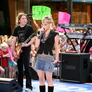 Hilary Duff in Hilary Duff Performs on the 2005 Today Show Summer Concert Series
