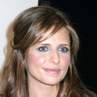 Sarah Michelle Gellar in Baume and Mercier Celebrates the Launch of Club Phi and Preview the 2006 Fall Collection