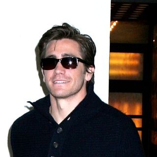 Jake Gyllenhaal in Celebrities Visit Talk Shows in New York - 02-27-07
