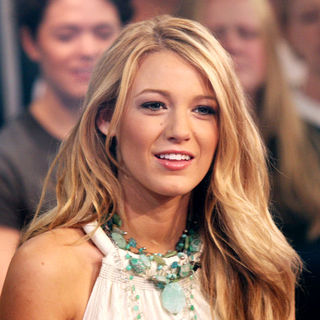 Blake Lively in Good Morning America Taping - August 4, 2008 - Arrivals and Show