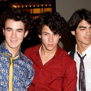 Jonas Brothers in MTV's TRL Taping - August 12, 2008 - Departures