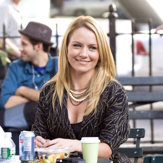 Becki Newton in "Ugly Betty" Filming in Greenwich Village in New York on September 3, 2009