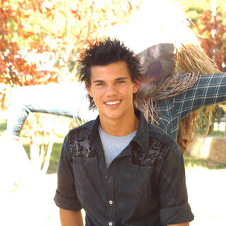Taylor Lautner in Camp Ronald McDonald 15th Annual Family Halloween Carnival