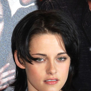 Kristen Stewart in "The Twilight Saga: New Moon" - Paris Photocall