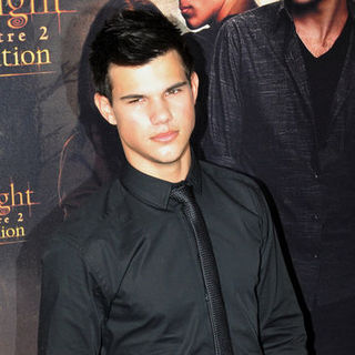 Taylor Lautner in "The Twilight Saga: New Moon" - Paris Photocall