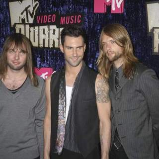 Maroon 5 in 2007 MTV Video Music Awards - Red Carpet