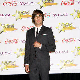 Zac Efron in ShoWest 2009 - Final Night Banquet and Talent Awards Ceremony