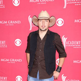 Jason Aldean in 44th Annual Academy Of Country Music Awards - Arrivals