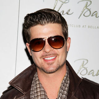Robin Thicke in Robin Thicke Special Performance at The Bank Nightclub in Las Vegas - Arrivals