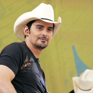 Brad Paisley in Brad Paisley in Concert on Good Morning America Summer Concert Series - July 3, 2009