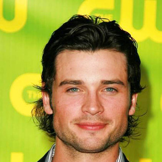 Tom Welling in The CW Launch Party - Green Carpet