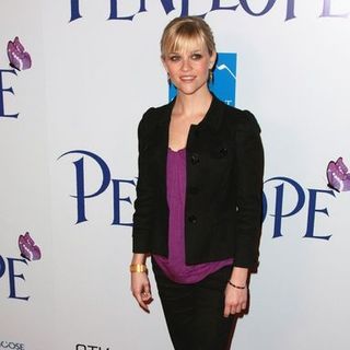 Reese Witherspoon in "Penelope" Hollywood Premiere - Arrivals
