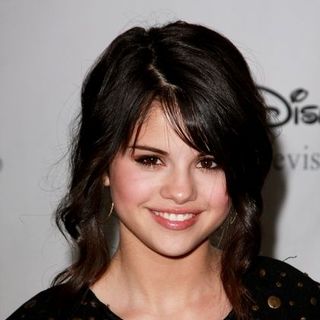 Selena Gomez in ABC and Disney "TCA - All Star Party" Winter Press Tour - Arrivals