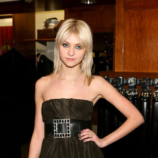 Taylor Momsen in 5th Annual Brooks Brothers Holiday Celebration to Benefit St. Jude Children's Research Hospital