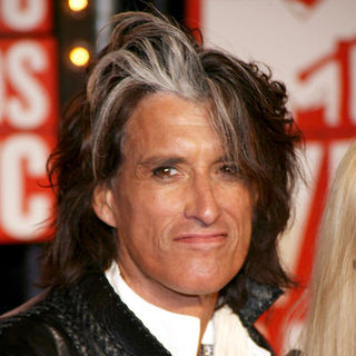 Joe Perry in 2009 MTV Video Music Awards - Arrivals