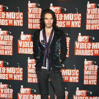 Russell Brand in 2009 MTV Video Music Awards - Press Room
