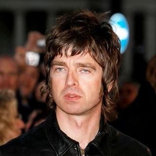 Noel Gallagher in 2007 Brit Awards - Arrivals