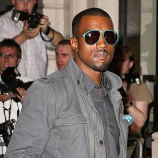 Kanye West in 2007 GQ Magazine Men of the Year Awards - Arrivals